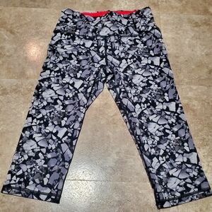 🆕️ Victoria's Secret Sport Black/White Print Leggings, Size S